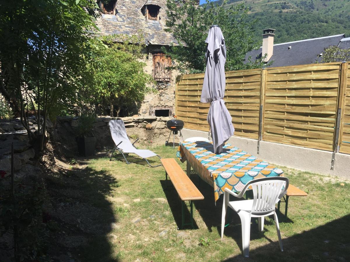 Gite De Montagne Le Lustou Sailhan Kültér fotó
